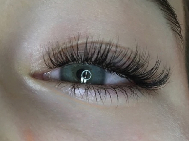 alt="Classic Eyelash Extensions"