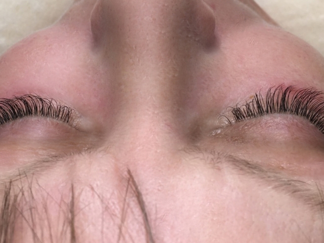 Classic set. Eyelash extensions. "Sofia Lashes". Closed eyes.