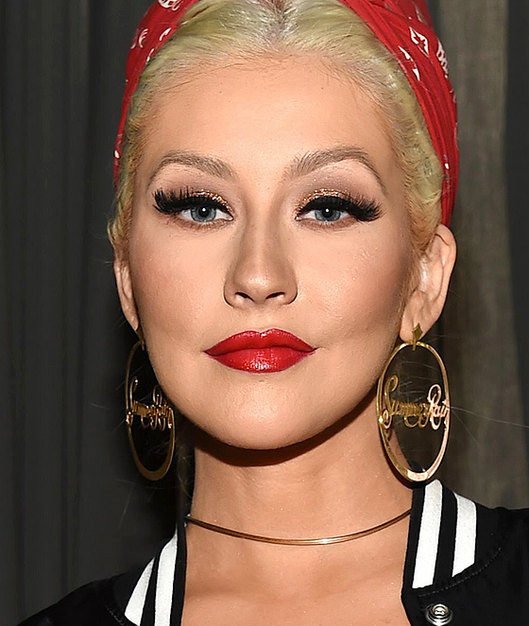 alt="Cristina Aguilera"
