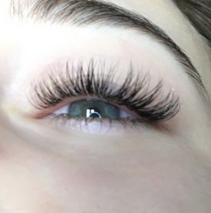 alt="Classic synthetic lash extensions"