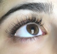 alt="classic lash extensions"